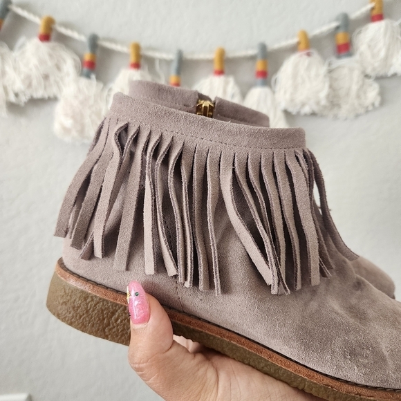 Kate Spade Gray Suede Fringe Side Zip Ankle Booties Boho Minimalist Chic 6.5 - Picture 4 of 12